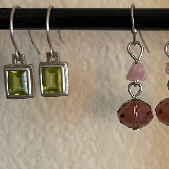 AmAzInG 💗👏🏻Peridot Earrings ♥️ ! - Picture 3 of 3